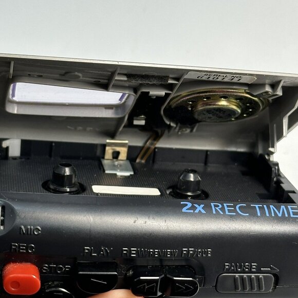 Vintage Sony Walkman TCM-20DV VOR Cassette Tape Player Recorder Warbled Playing! - Picture 6 of 9